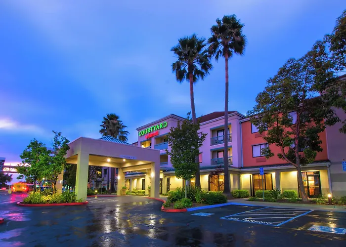 Courtyard By Marriott Oakland Airport Hotel